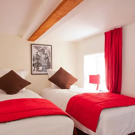 Le 7eme Art Aparthotel 4*