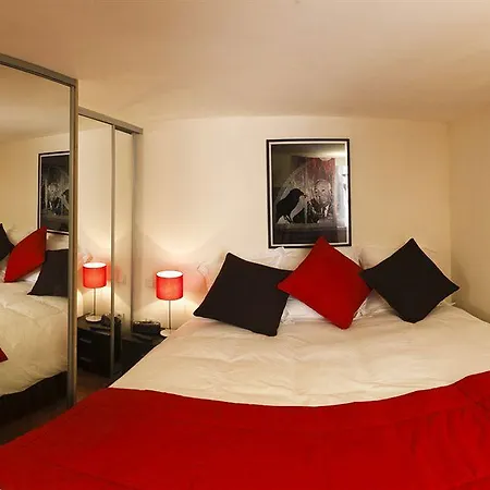 Le 7eme Art Aparthotel 4*