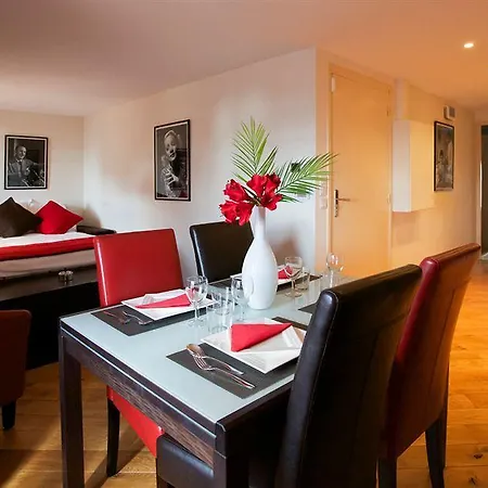 Le 7eme Art Aparthotel